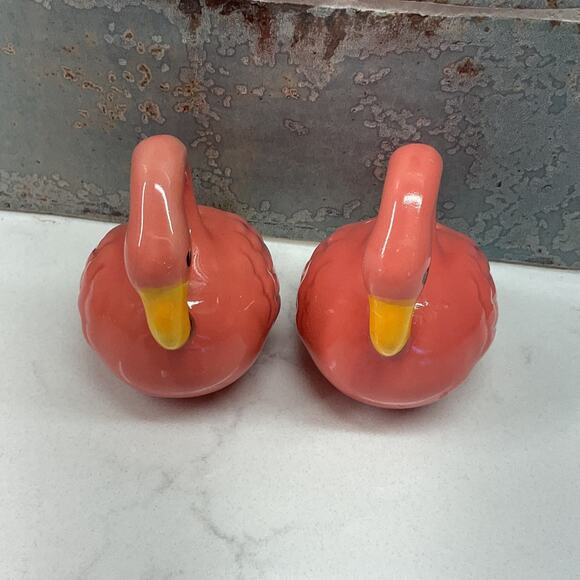 Sitting Flamingo Glazed Ceramic Hand Painted Salt and Pepper Shaker Set - Picture 3 of 8